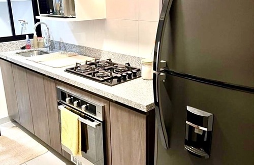 Sector 1 Apartment | Unique Apartment. 5 Guests. 3 Bedrooms. 2 Baths.
