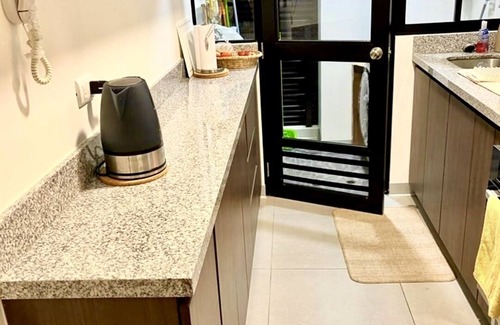 Sector 1 Apartment | Unique Apartment. 5 Guests. 3 Bedrooms. 2 Baths.