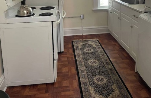 London House | Unique Boho Unit Close to Downtown