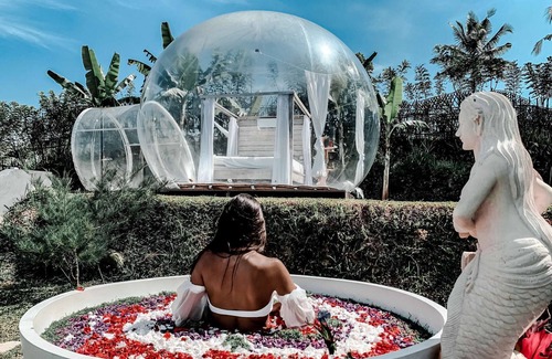 Tampaksiring RV Rental | Unique Bubble Ubud with Bathtub