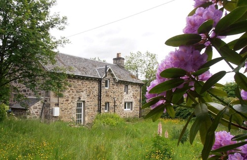 Aberfeldy Cottage | Unique Character Cottage, Peaceful Rural Setting. 1 of 2 lets6510949 for|Reviews