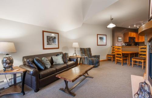 Winter Park Apartment | Unique & Comfortable Zephyr Mountain Lodge Condo with Slope and Continental Divide View condo