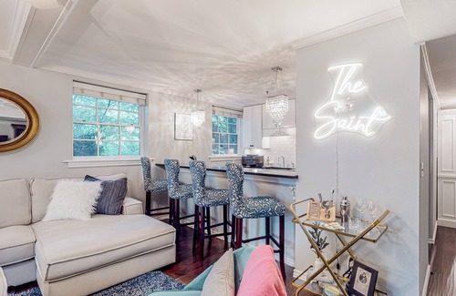 Fayetteville Condo | Unique converted condo near Fayetteville Square with patio, park views, W/D