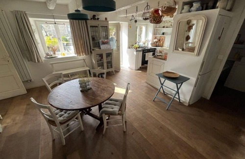 Ile-aux-Moines House | Unique Family House – Steps from Port Miquel Beach