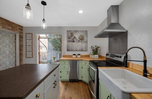 Orchard North House | Unique Home Perfect for Gathering. Pets welcome!