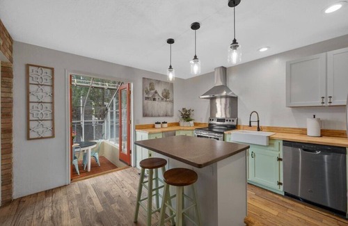 Orchard North House | Unique Home Perfect for Gathering. Pets welcome!