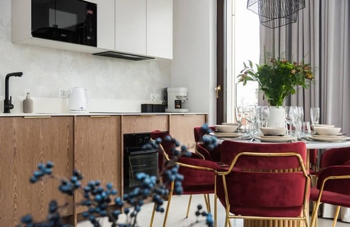 Orlinki Apartment | Unique interiors in a modern seaside marina