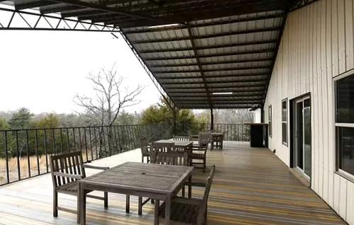 Cookson House | Unique Loft Rental with Access to Spacious Deck and Games Room for an Amazing Getaway by Tenkiller Ferry Lake in Oklahoma