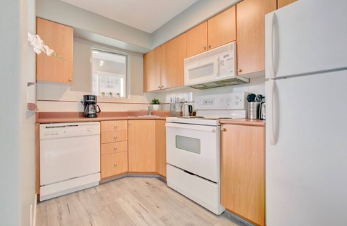 Downtown Vancouver House | Unique luxury 3 beds 2 baths w/a 650 sqft patio