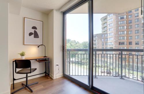 Pentagon City Apartment | Unique Luxury Apt with Rooftop @Pentagon City