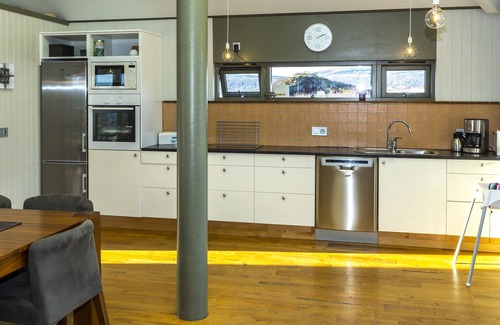 Selfoss Cottage | Unique Modern Luxury Cottage in the Heart of the Golden Circlen,