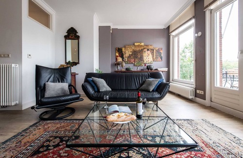 Canal Ring Apartment | UNIQUE Private Amstel River suite I 2BD (+ Private Bathrooms!) | Canal View