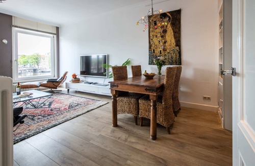 Canal Ring Apartment | UNIQUE Private Amstel River suite I 2BD (+ Private Bathrooms!) | Canal View