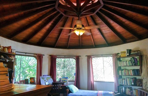 Puerto Jimenez House | Unique Round House + Treehouse -5 min to beach
