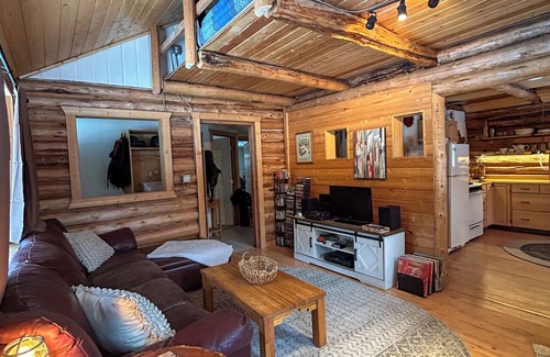Joseph Cabin | Unique Secluded Cabin Getaway