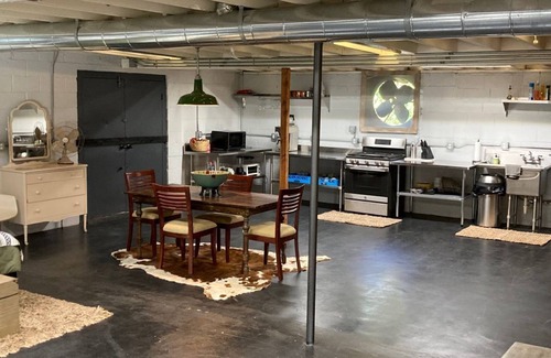 Springdale Apartment | Unique stay in a vintage gas station