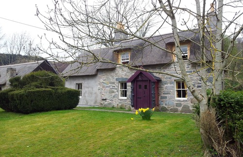 Aberfeldy Cottage | Unique thatched cottage ,restored to highest spec in gorgeous countryside