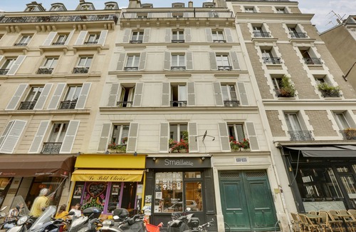 Notre-Dame-des-Champs Apartment | Unit 009 St Germain des Près (Cherche Midi) 2 bedroom 4 pax