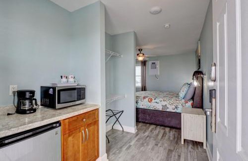 Surf City House | Unit 10 at Tiffany's
