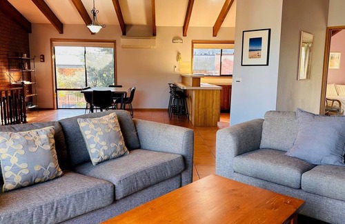 Merimbula Apartment | Unit 2/11 Beach Street, Merimbula