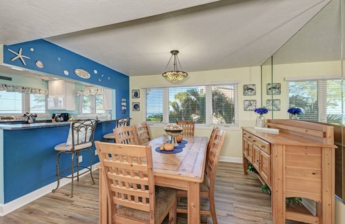 Longboat Key Condo | Unit #217 Sand Cay Beach Resort Gulf Front