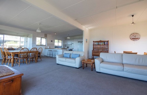 Pambula Beach Apartment | Unit 3. Beachside Units. Dog Friendly