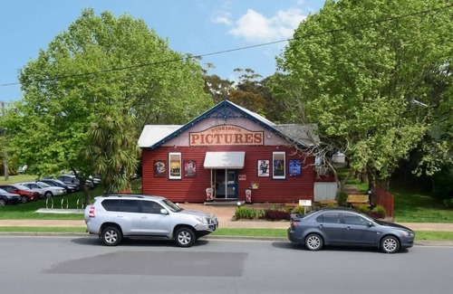 Huskisson Apartment | Unit 6 - Modern Studio Huskisson main street By Nautilus Apartments Jervis Bay