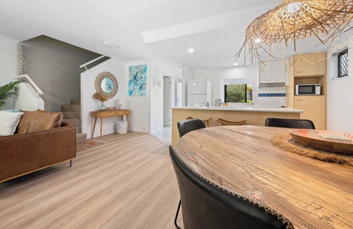 Noosaville Apartment | Unit 94 - Modern and Stylish 2 Bedroom Townhouse in Resort