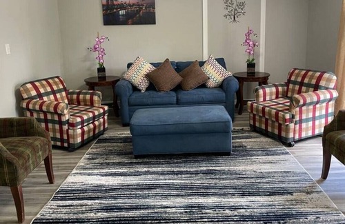 High Point House | Unit B · Relaxing Home near HPU and Market