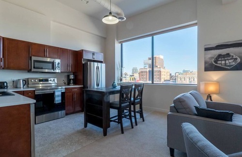 Winnipeg Apartment | UNIT FOUR Executive Stay Fully Furnished One Bedroom Condo