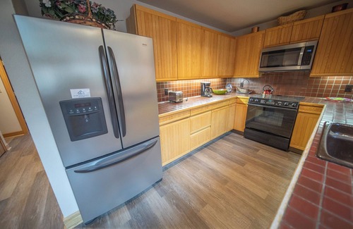 Mountain House Condo | Unit with Private Hot Tub & fast Walk to Lifts