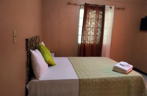 Montego Bay House | Unity Villa 3 bedroom with fans Wifi Parking