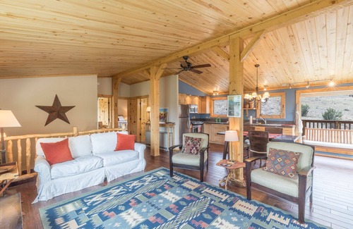 Creede House | Unmatched Panoramic Mountain Views - Pet Friendly - Walk to Downtown Creede