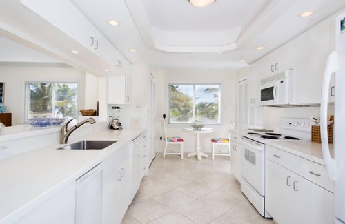 Sanibel Condo | Unparalleled Direct Gulf Views from this Elegant, Spacious, Top floor unit
