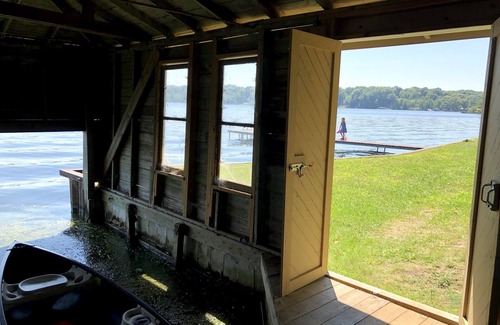 Free Soil Cottage | Unplug at "Mon Rav" on Hamlin. Lakefront getaway