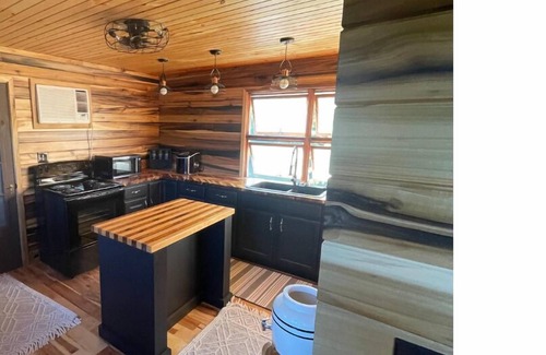 Manilla Cabin | Unplug & unwind at our little luxury cottage!