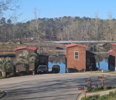 Gilbert House | Unrivaled Expeditions on Lake Murray
