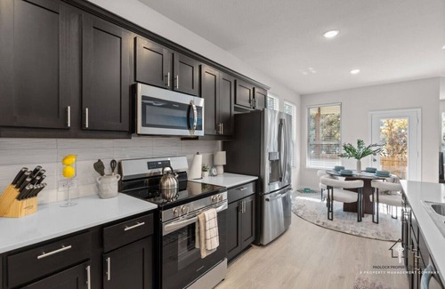 Denton House | UNT/TWU/DT Denton/New/King Bed