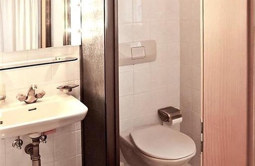 Zweisimmen Nr Gstaad Apartment | Unter-Gstaad Apartment Sleeps 4 WiFi