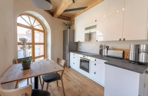 Buhlau Apartment | Unterkunft mit Kamin, Whirlpool und Sauna