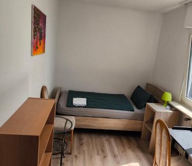 Hustadt House | Unterkunft Uni-nähe