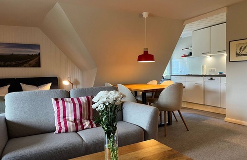 Großmorsum Apartment | Unterm Reet, 100qm für bis zu 5 Personen - Altes Friesenhaus
