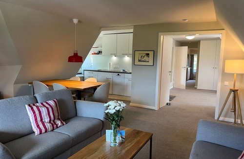 Großmorsum Apartment | Unterm Reet, 100qm für bis zu 5 Personen - Altes Friesenhaus
