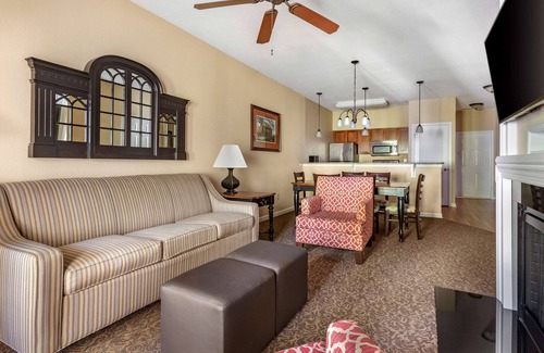 Berkeley Hotel | Unwind and Relax! Indoor & Outdoor Pools, Kitchen, Free Parking On-site!