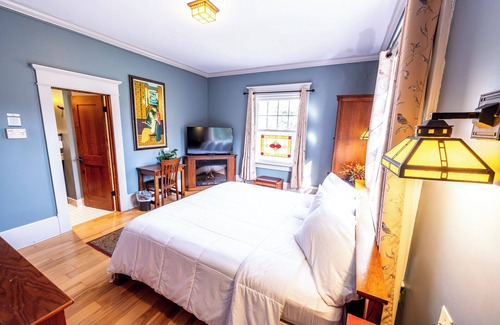 Shawnee On Delaware Hotel | Unwind in a Charming Riverside Getaway Nestled Along the Scenic Delaware River