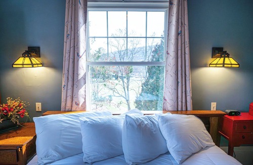 Shawnee On Delaware Hotel | Unwind in a Charming Riverside Getaway Nestled Along the Scenic Delaware River