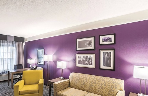 Flagstaff Hotel | Unwind in a Spacious Hotel Room w/Pool, Hot Tub - Ideal for Outdoor Fun