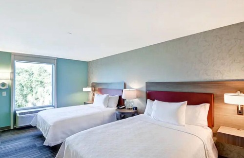 Terrace Park Hotel | Unwind in Style: 3 Units w/FREE Breakfast! Close to Florida Museum!