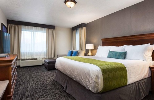 Kimball Junction Hotel | Unwind, Relax, Repeat! Free Breakfast, Indoor Pool, Free Shuttle, Pets Allowed!