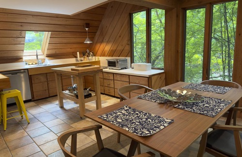 Suttons Bay Cottage | Up North Treehouse